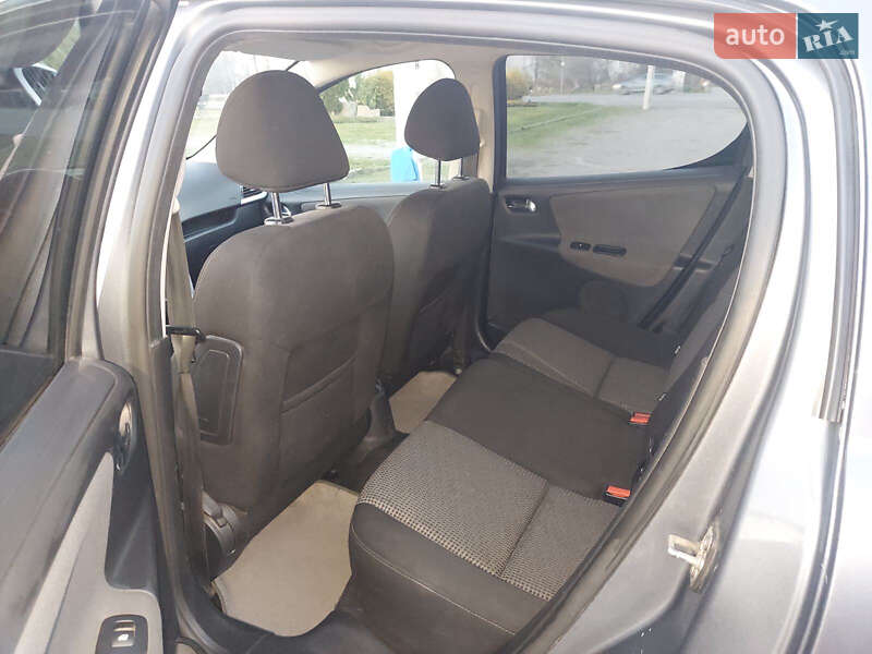 Хэтчбек Peugeot 207 2010 в Ходорове