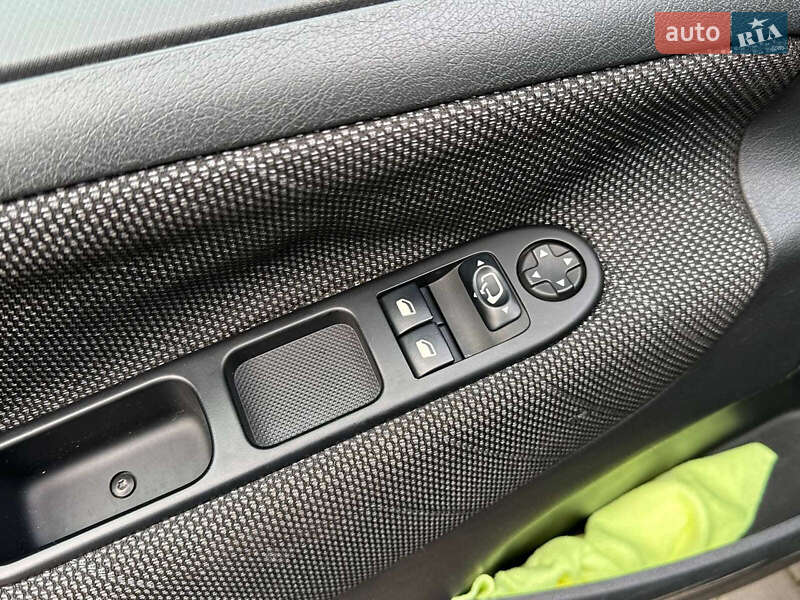 Хэтчбек Peugeot 207 2009 в Одессе