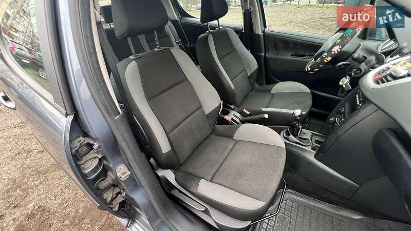 Хэтчбек Peugeot 207 2008 в Киеве