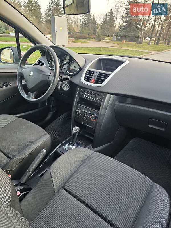 Хэтчбек Peugeot 207 2010 в Киеве фото 20 Хэтчбек Peugeot 207 2010 в Киеве