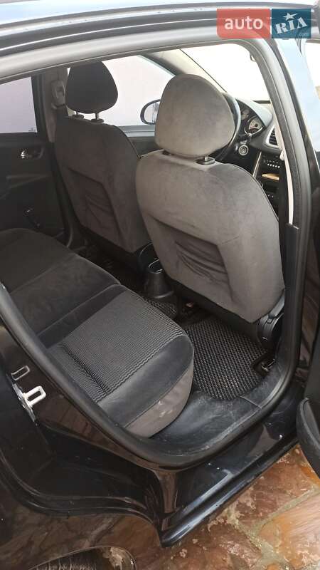 Хетчбек Peugeot 207 2008 в Теребовлі