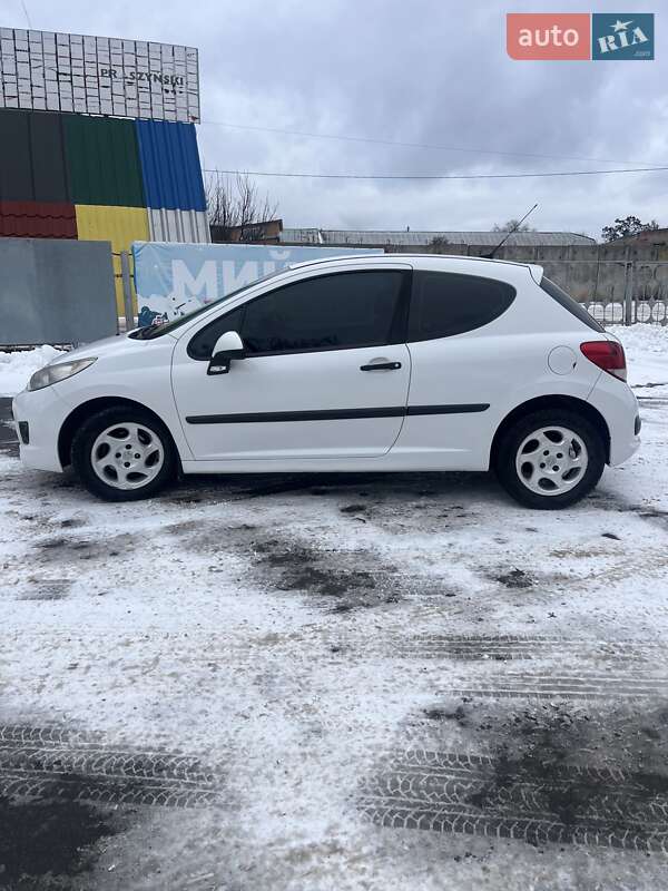 Peugeot 207 2010 Peugeot 207 2010