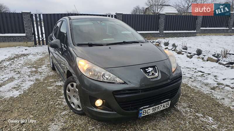 Хэтчбек Peugeot 207 2010 в Стрые