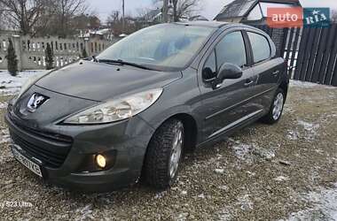 Хетчбек Peugeot 207 2010 в Стрию