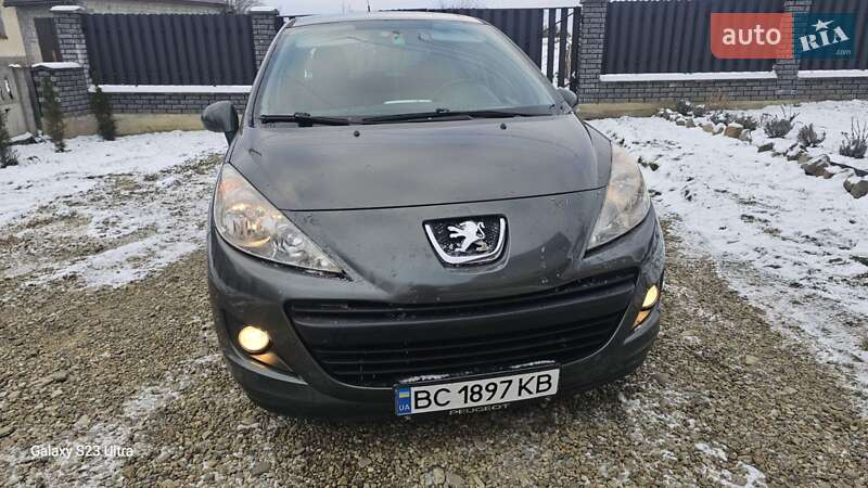 Хэтчбек Peugeot 207 2010 в Стрые