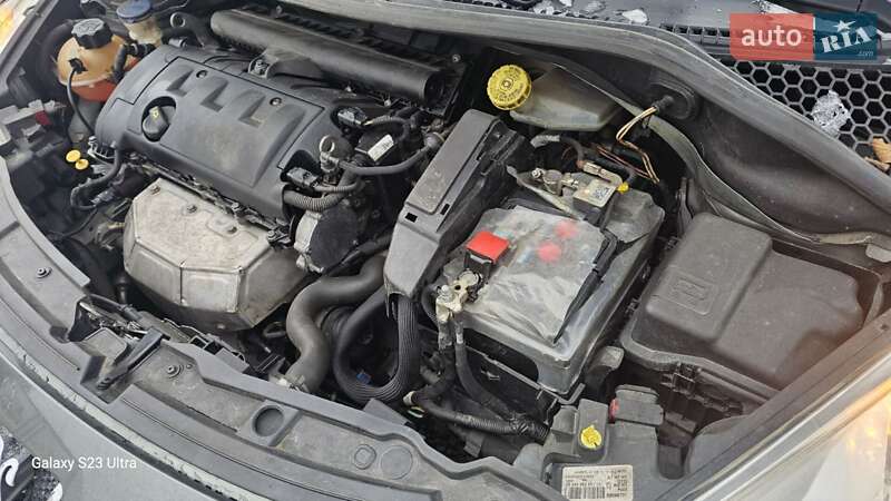 Хэтчбек Peugeot 207 2010 в Стрые