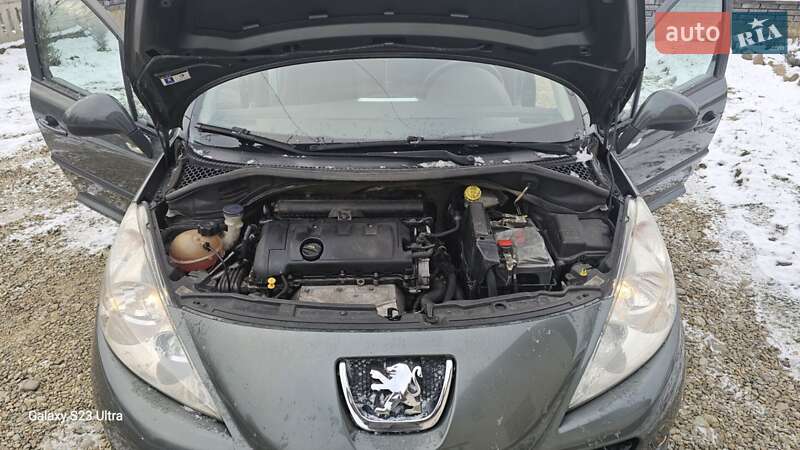 Хэтчбек Peugeot 207 2010 в Стрые