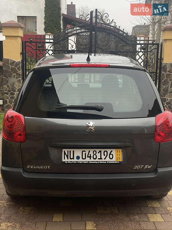 Хэтчбек Peugeot 207 2011 в Львове