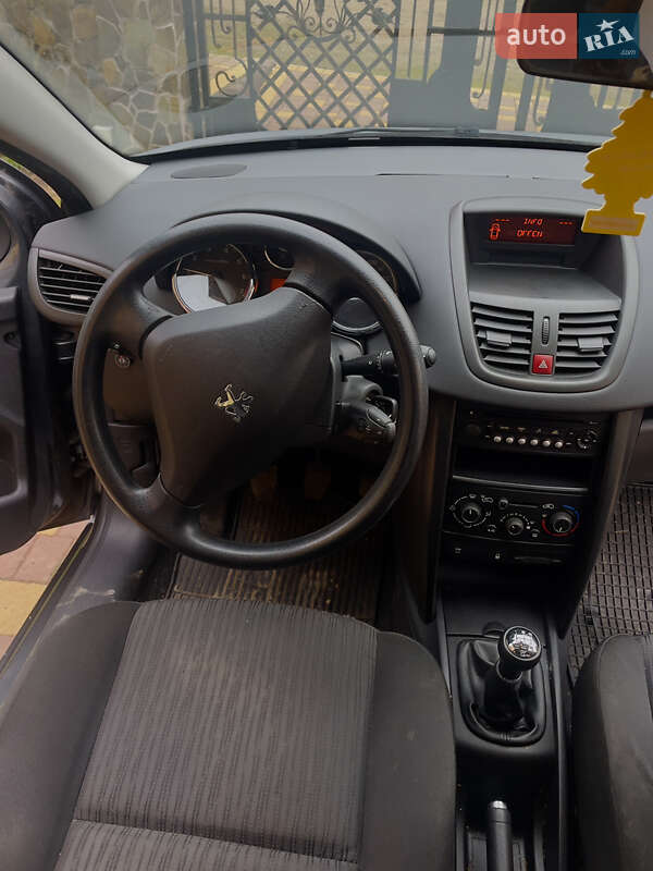 Хэтчбек Peugeot 207 2011 в Львове