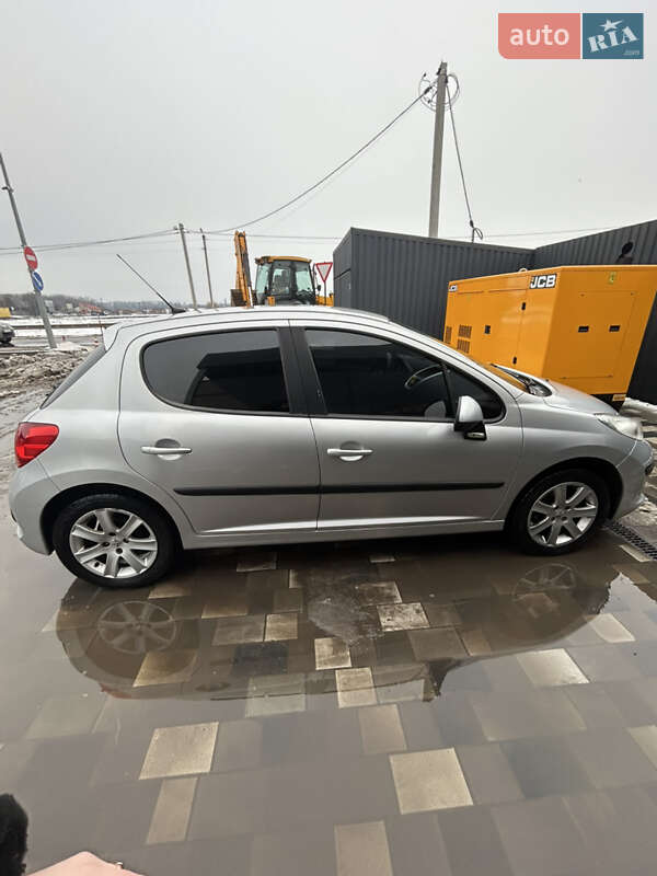 Хэтчбек Peugeot 207 2006 в Полтаве