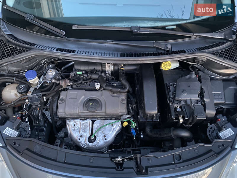 Хэтчбек Peugeot 207 2011 в Умани