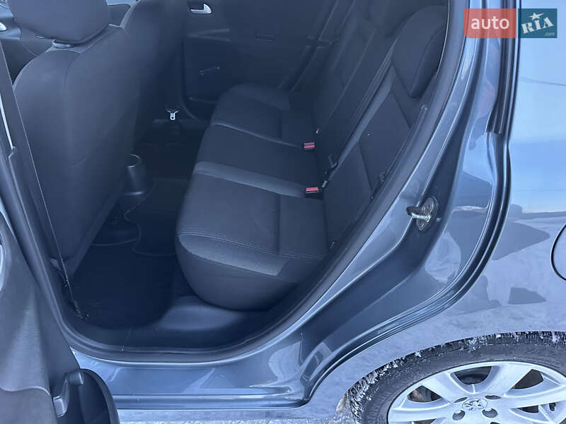 Хэтчбек Peugeot 207 2011 в Умани