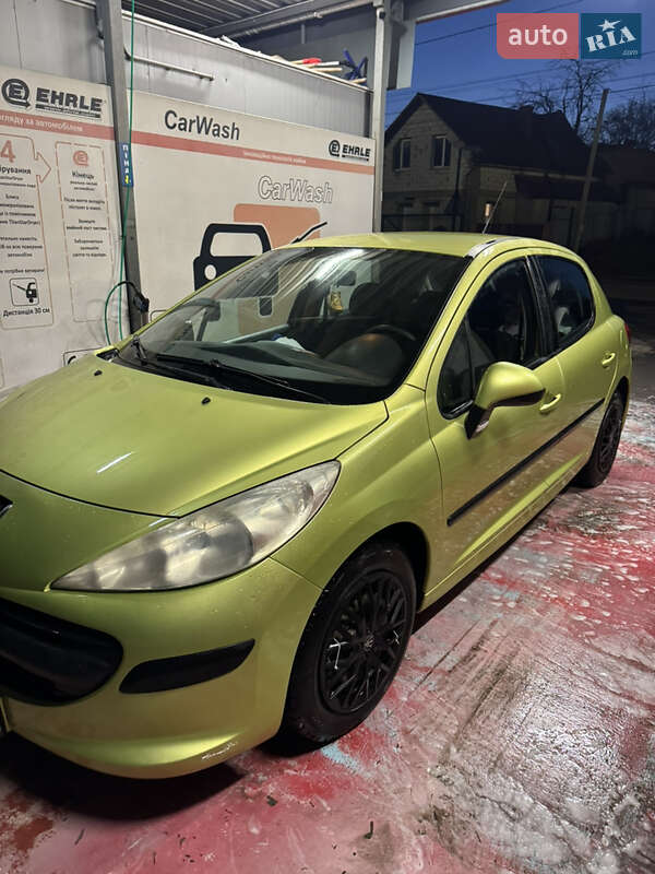 Хэтчбек Peugeot 207 2006 в Ужгороде