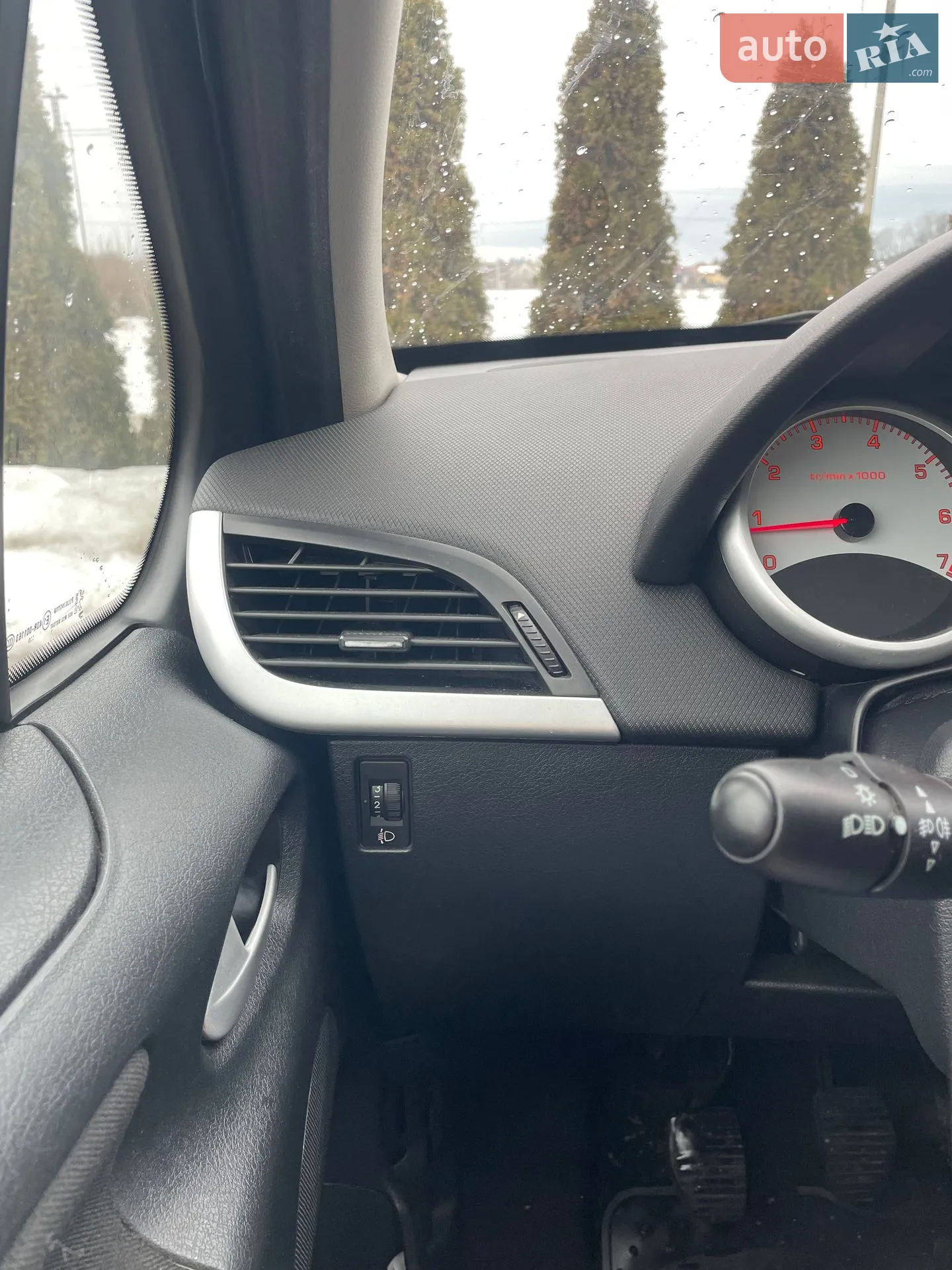 2010 Peugeot 207 - мініатюра 9