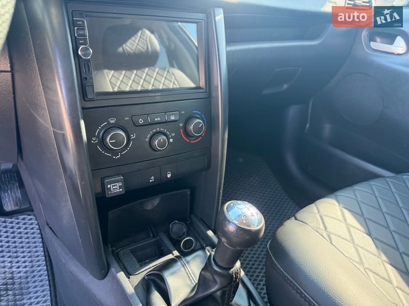 Хэтчбек Peugeot 207 2010 в Киеве