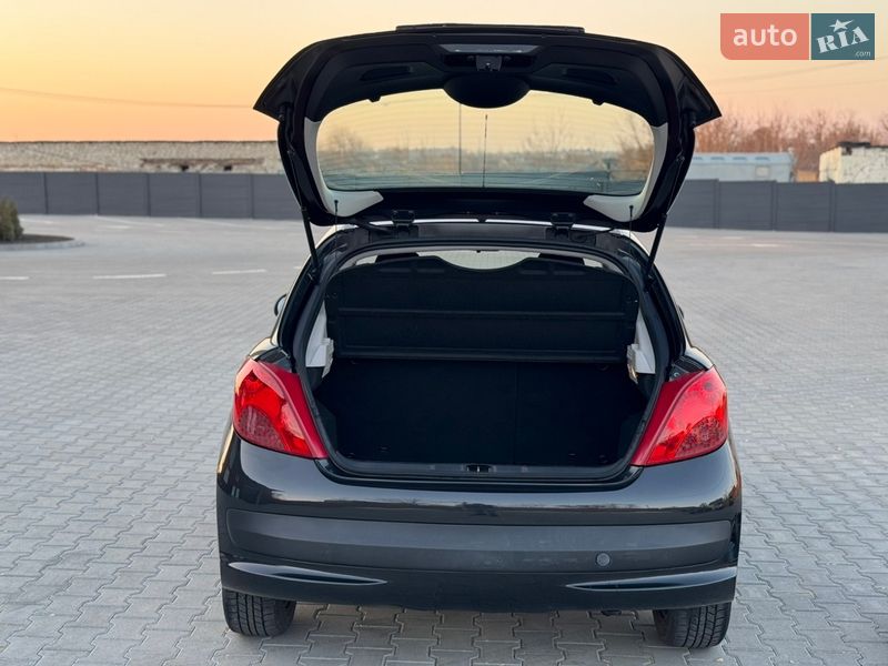Хетчбек Peugeot 207 2006 в Рівному