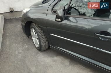 Универсал Peugeot 207 2010 в Коростене