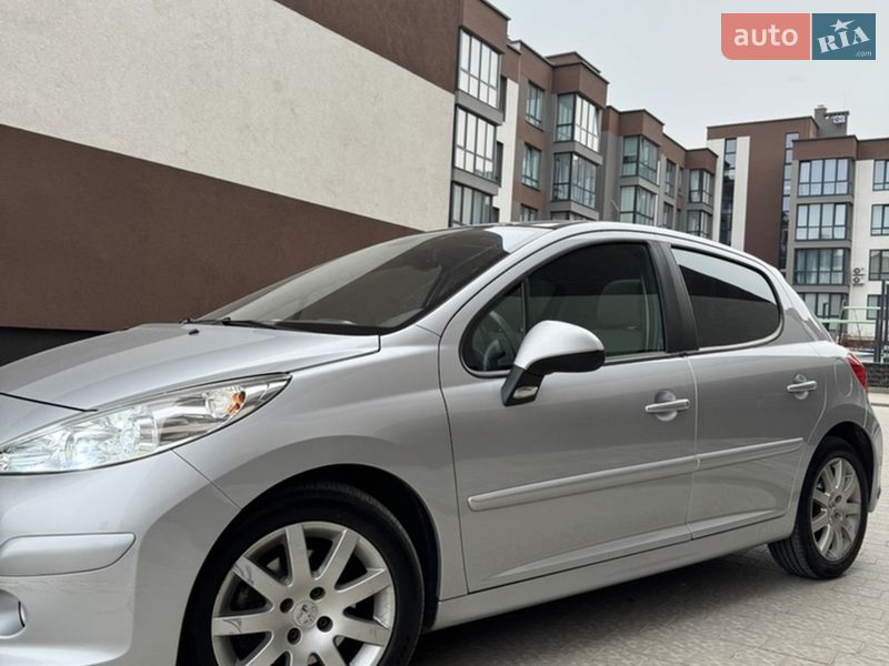 Хэтчбек Peugeot 207 2007 в Львове