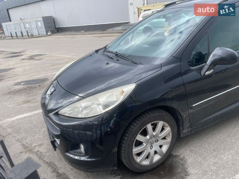 Универсал Peugeot 207 2010 в Киеве