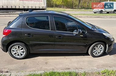 Хэтчбек Peugeot 207 2010 в Киеве