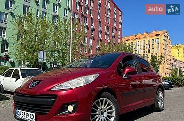 Хэтчбек Peugeot 207 2010 в Киеве