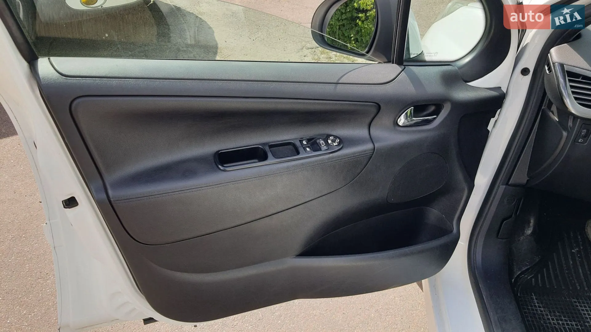 2011 Peugeot 207 - мініатюра 6