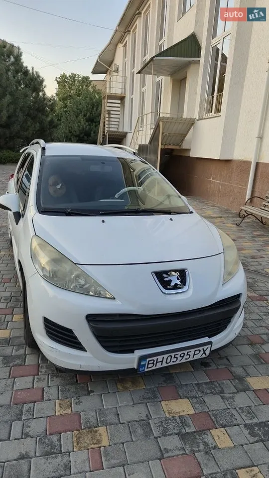 2010 Peugeot 207 - мініатюра 3