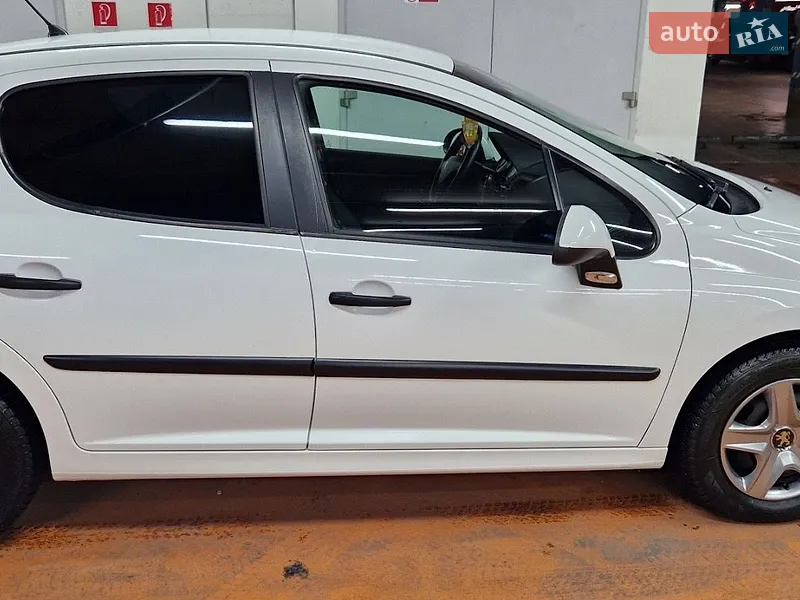 Peugeot 207 2011