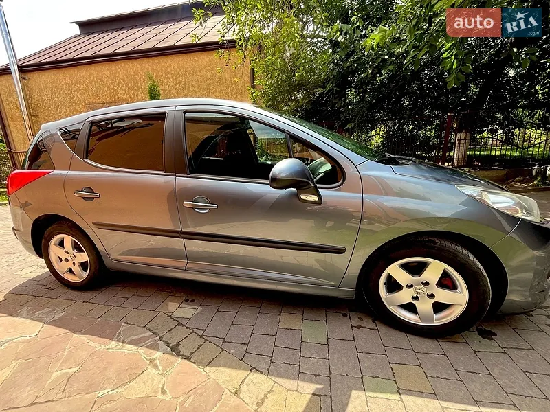 Peugeot 207 2011