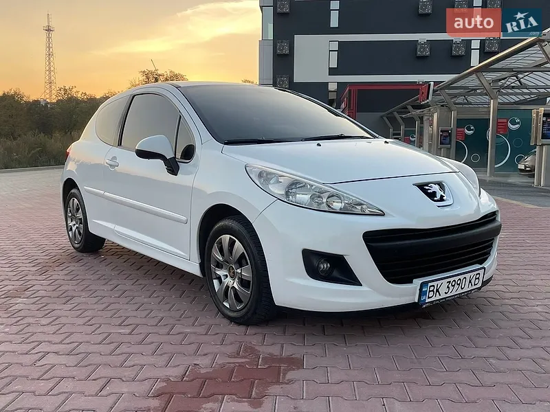 Peugeot 207 2012