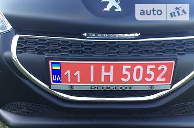 Седан Peugeot 208 2014 в Киеве