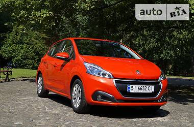 Хэтчбек Peugeot 208 2016 в Киеве