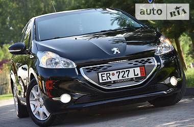 Хэтчбек Peugeot 208 2013 в Дрогобыче