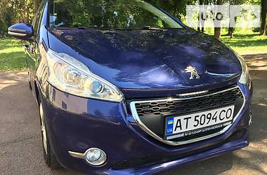 Хэтчбек Peugeot 208 2013 в Калуше