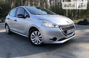 Хетчбек Peugeot 208 2014 в Києві