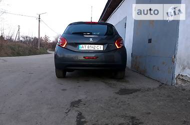 Хетчбек Peugeot 208 2014 в Івано-Франківську