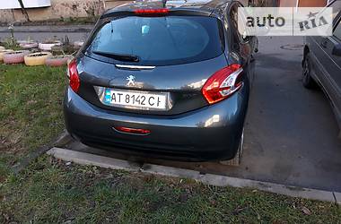 Хетчбек Peugeot 208 2014 в Івано-Франківську