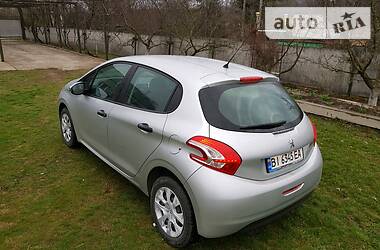 Хэтчбек Peugeot 208 2013 в Полтаве