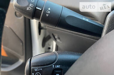 Хетчбек Peugeot 208 2014 в 