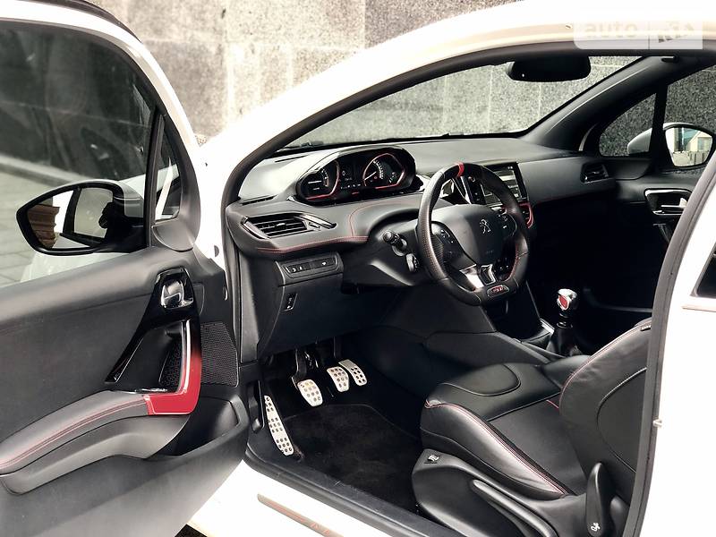 Хетчбек Peugeot 208 2014 в Харкові