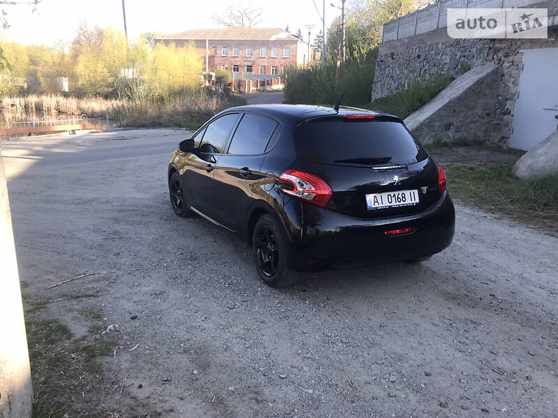 Хетчбек Peugeot 208 2013 в Білій Церкві