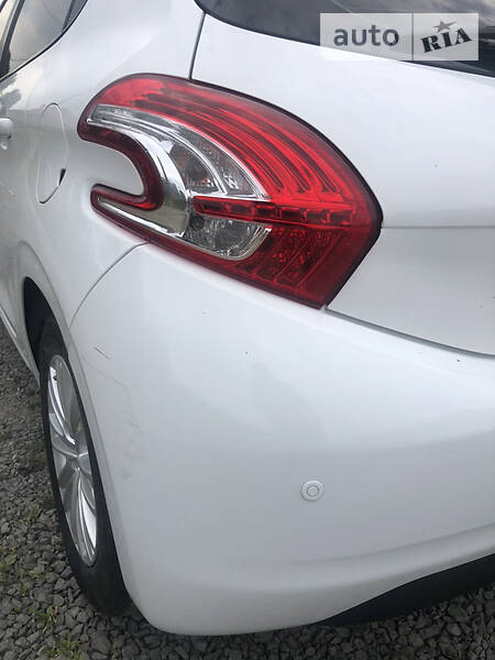 Хетчбек Peugeot 208 2014 в Ужгороді фото 8 Хетчбек Peugeot 208 2014 в Ужгороді
