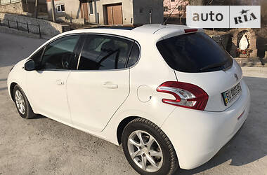 Хэтчбек Peugeot 208 2013 в Тернополе