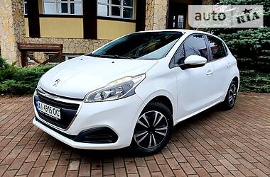 Хэтчбек Peugeot 208 2015 в Киеве