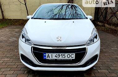 Хэтчбек Peugeot 208 2015 в Киеве