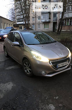 Хэтчбек Peugeot 208 2014 в Тернополе