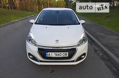 Хэтчбек Peugeot 208 2017 в Киеве