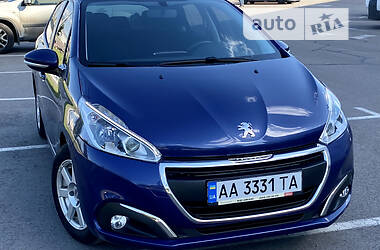 Хэтчбек Peugeot 208 2016 в Киеве