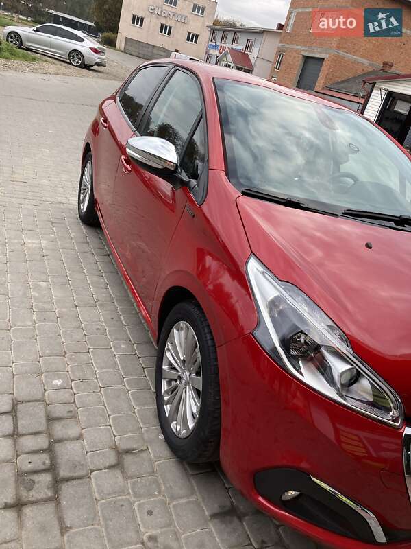 Хетчбек Peugeot 208 2019 в Снятині