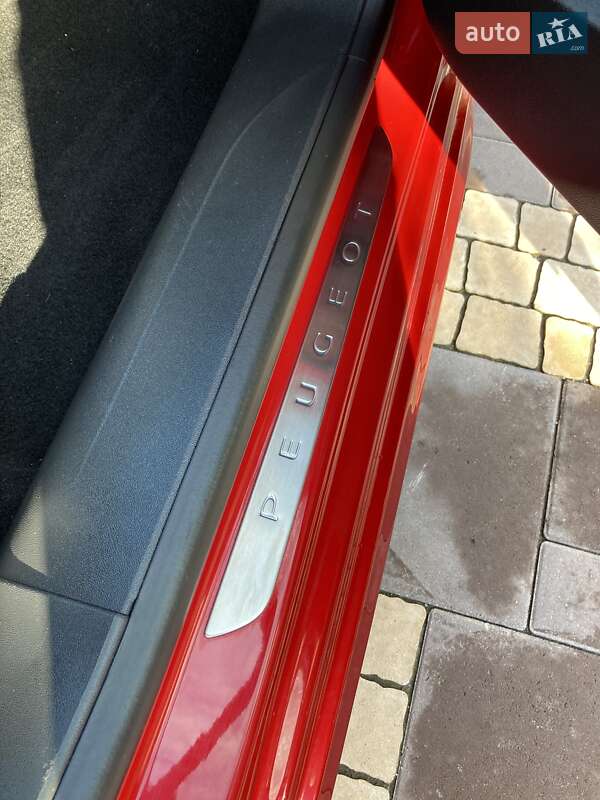 Хетчбек Peugeot 208 2019 в Снятині